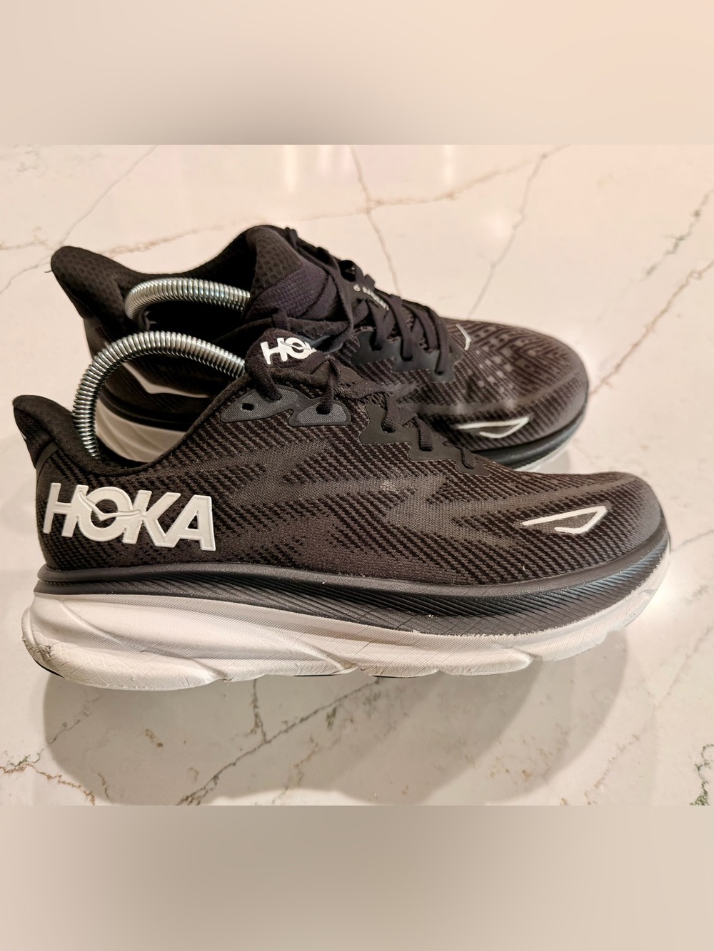 Hoka Women's Clifton 9 size 9D Lightweight Running Shoes